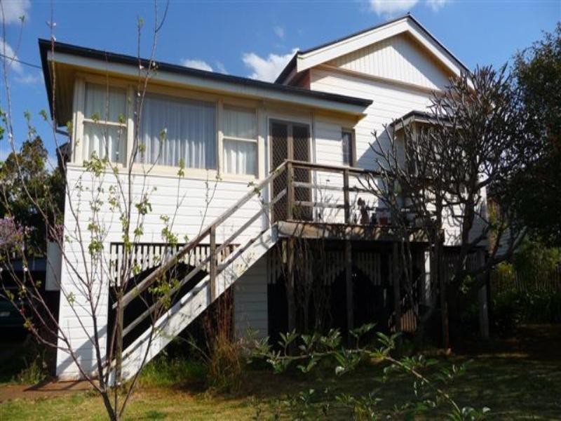 30 Cumming Street, North Toowoomba QLD 4350