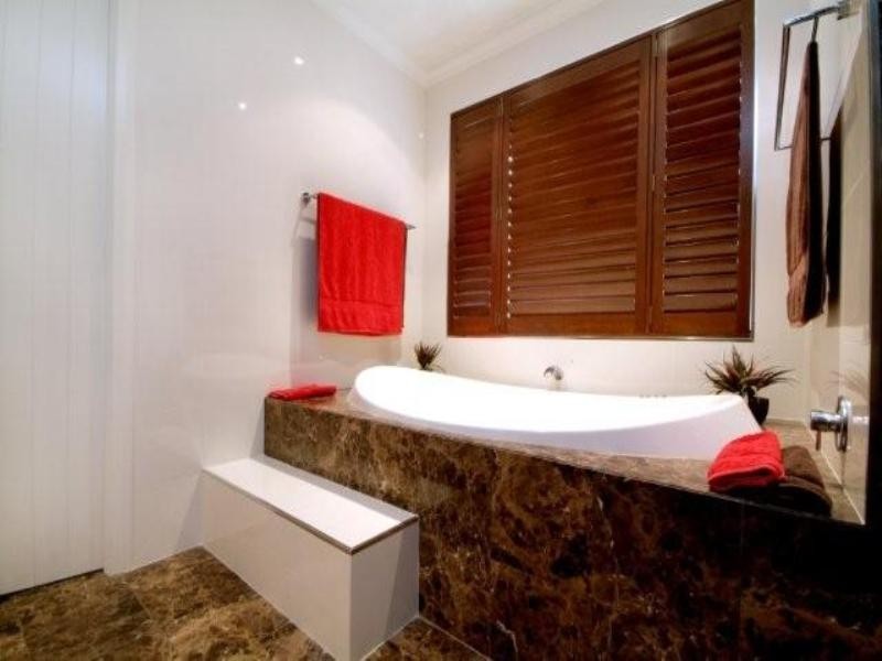 19 Saba Court, Middle Ridge QLD 4350