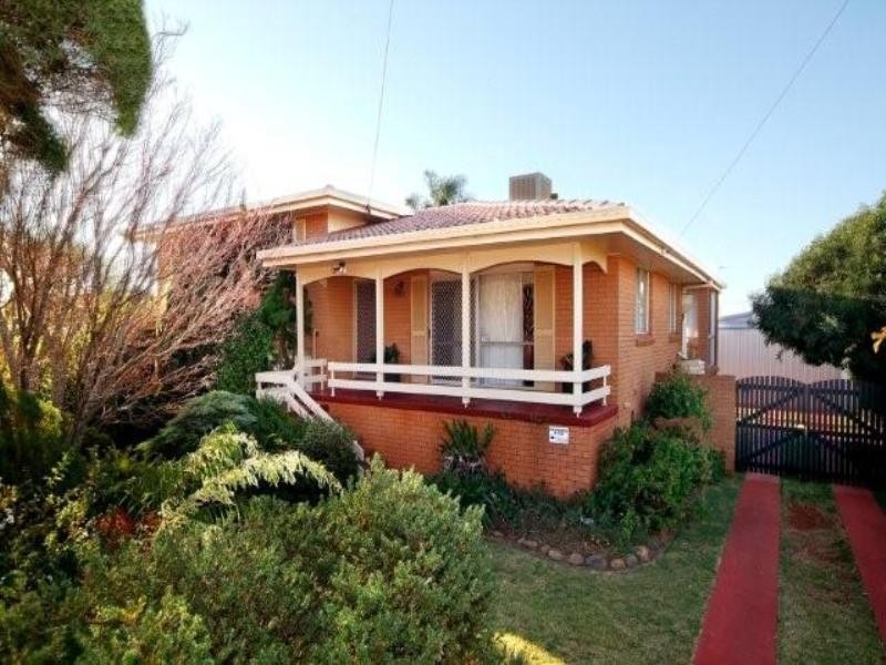 27 Beh Street, Harristown QLD 4350