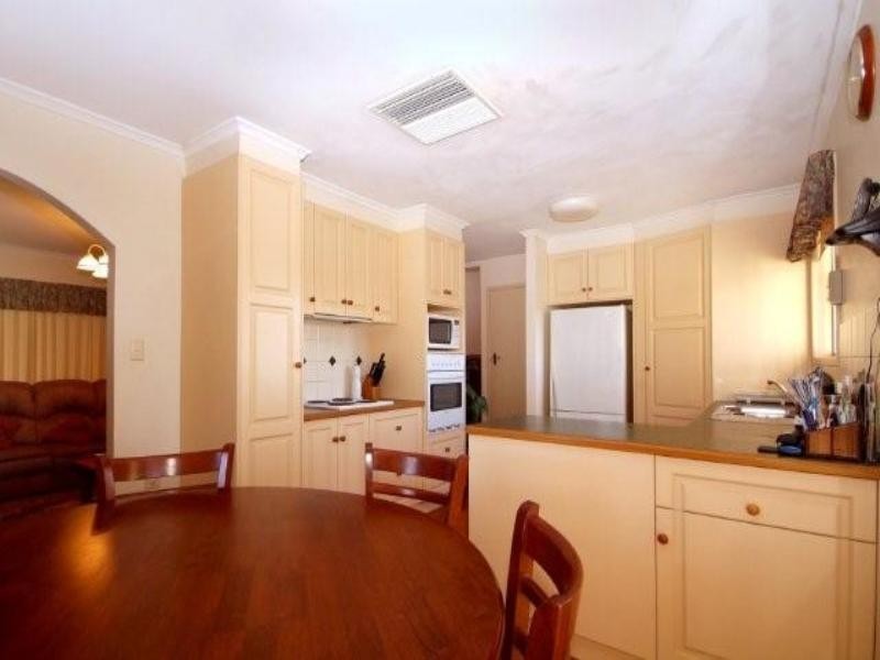 27 Beh Street, Harristown QLD 4350