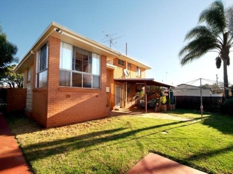 27 Beh Street, Harristown QLD 4350