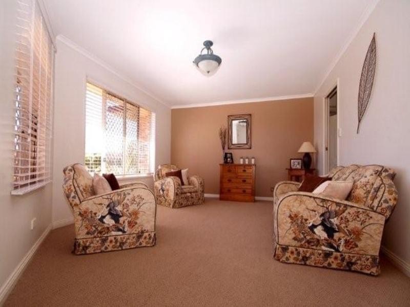 4 Alroe Court, Kearneys Spring QLD 4350