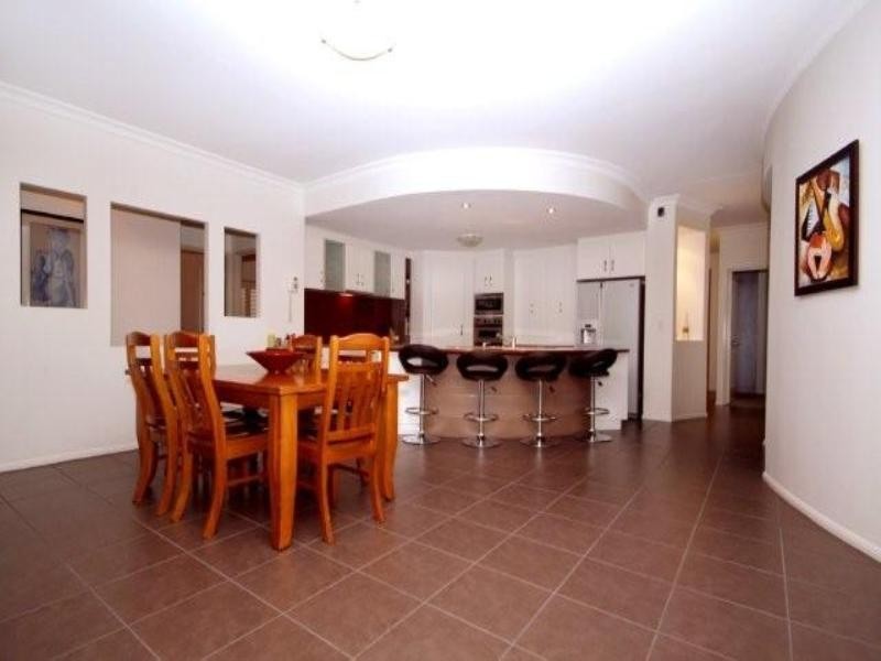 6 Howard Street, Middle Ridge QLD 4350