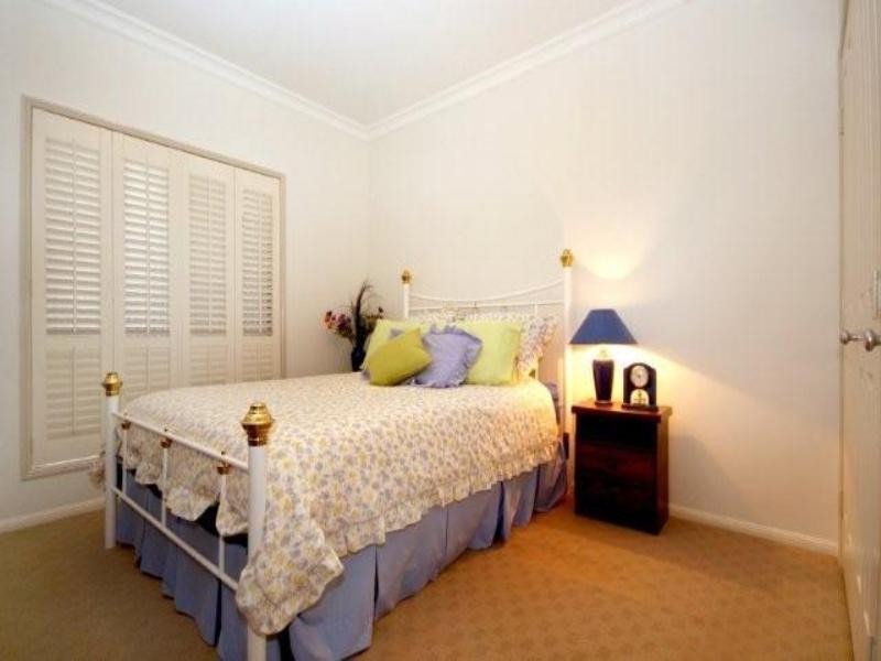 6 Howard Street, Middle Ridge QLD 4350