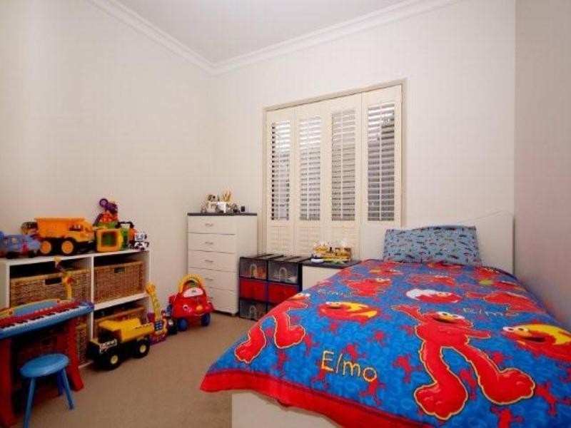 6 Howard Street, Middle Ridge QLD 4350