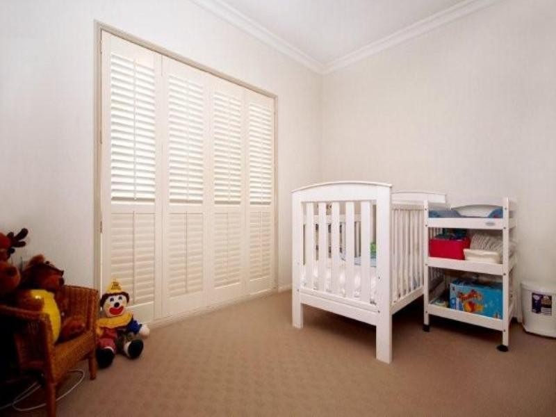 6 Howard Street, Middle Ridge QLD 4350