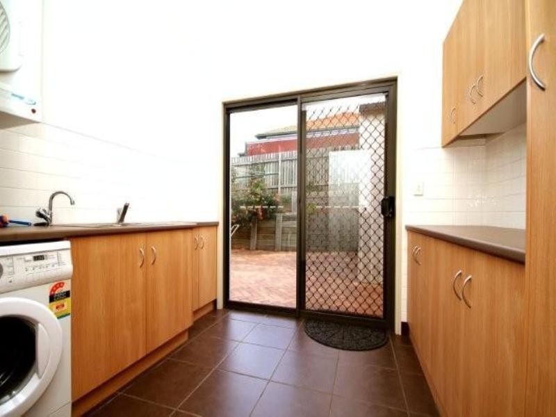 6 Howard Street, Middle Ridge QLD 4350