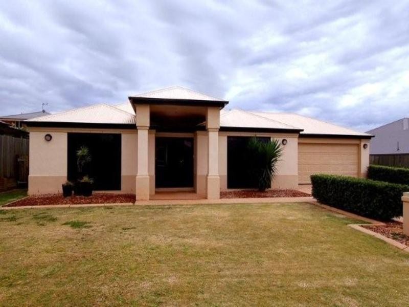 17 Holt Street, Middle Ridge QLD 4350