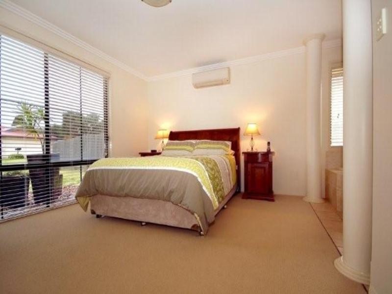 17 Holt Street, Middle Ridge QLD 4350