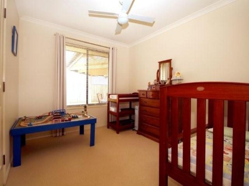 17 Holt Street, Middle Ridge QLD 4350