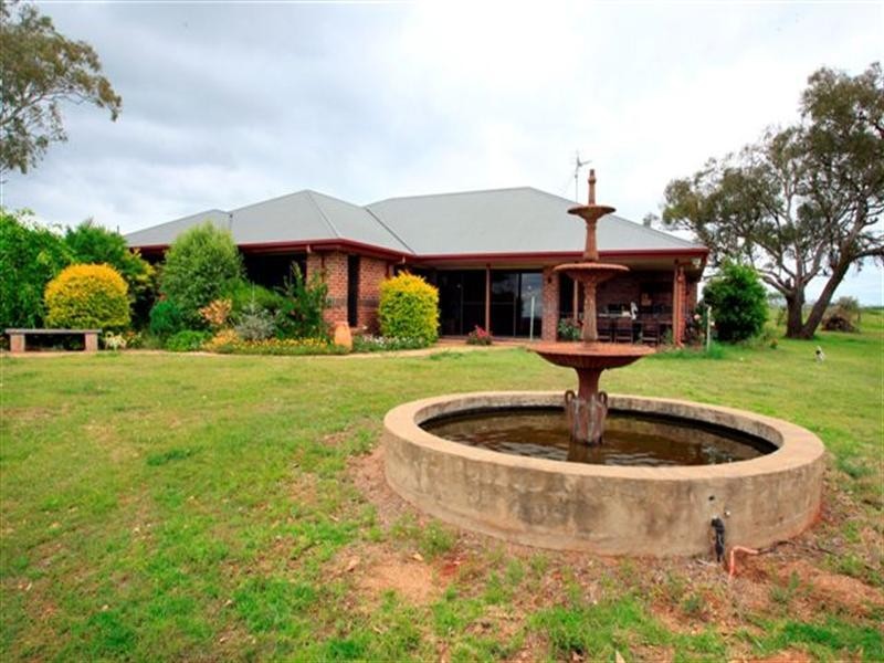 220 Hudson Road, Southbrook QLD 4363