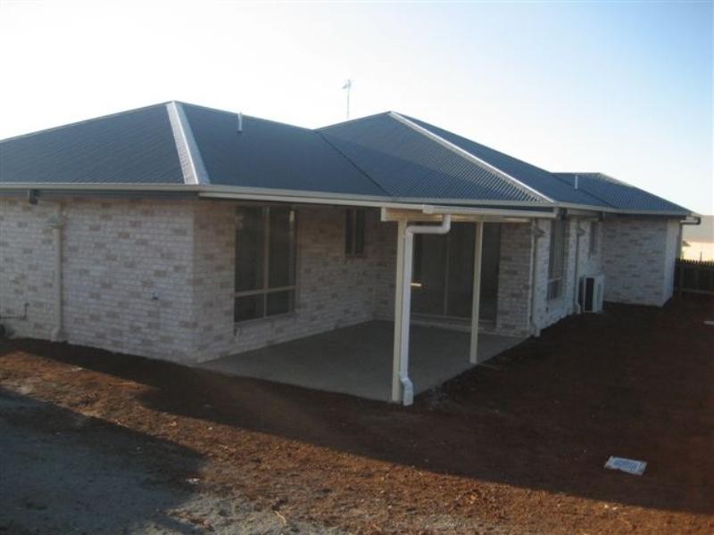 Cnr Wren and Currawong Street, Highfields QLD 4352