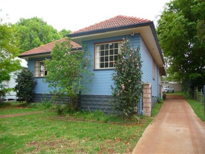 115 Bridge Street, Mount Lofty QLD 4350