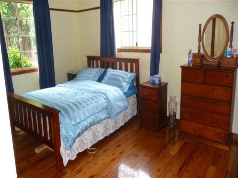 115 Bridge Street, Mount Lofty QLD 4350