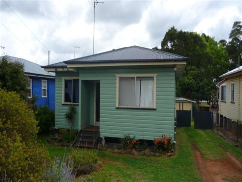 19 Park Street, Wilsonton QLD 4350