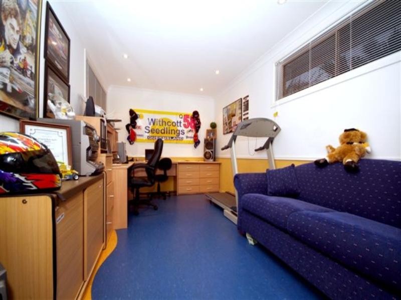 9 Jonquil Court, Middle Ridge QLD 4350