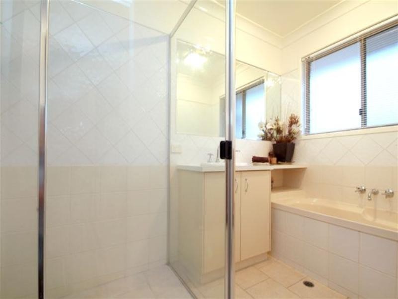 9 Jonquil Court, Middle Ridge QLD 4350