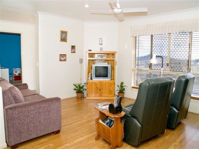 6 Weir Court, Harristown QLD 4350