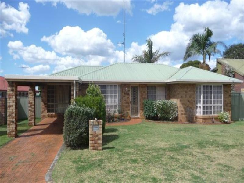 10 Broadfoot Street, Kearneys Spring QLD 4350