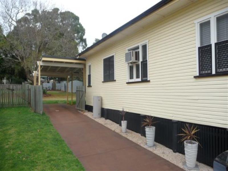 22 Stone Street, Wilsonton QLD 4350