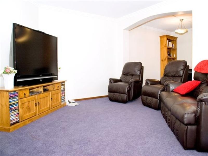 1 La Vista Court, Middle Ridge QLD 4350