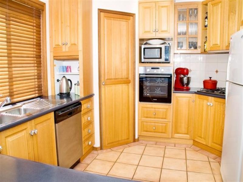 1 La Vista Court, Middle Ridge QLD 4350