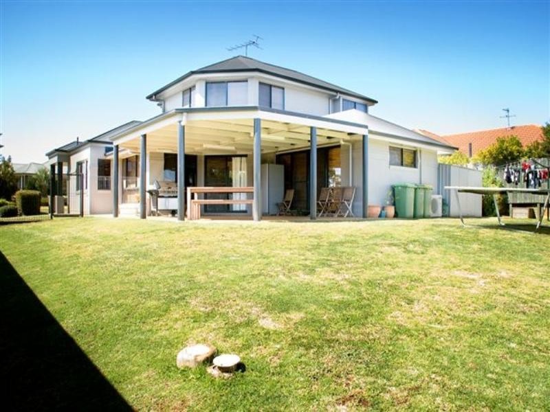 1 La Vista Court, Middle Ridge QLD 4350