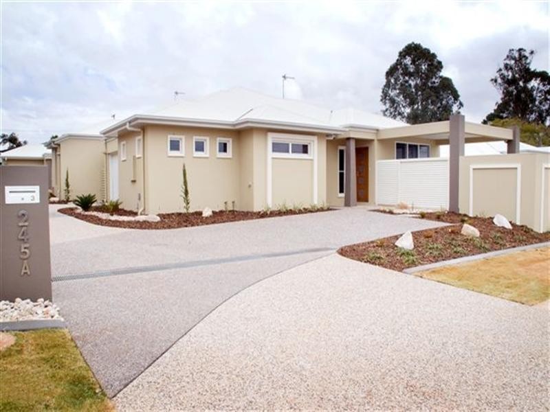 2/245a Mackenzie Street, Rangeville QLD 4350