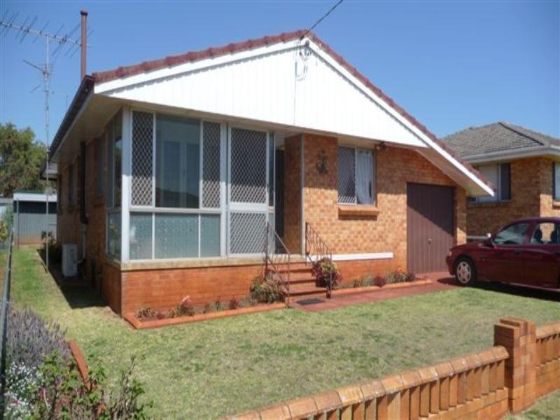 12 Canberra Street, Harristown QLD 4350