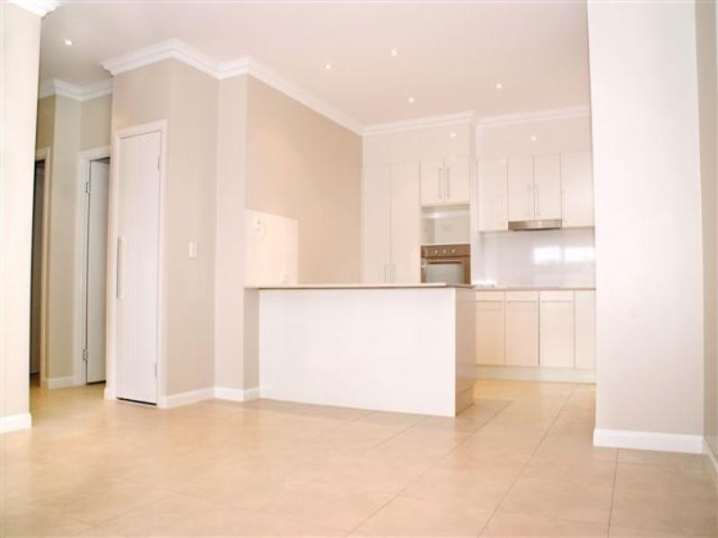 1/245 Mackenzie Street, Centenary Heights QLD 4350