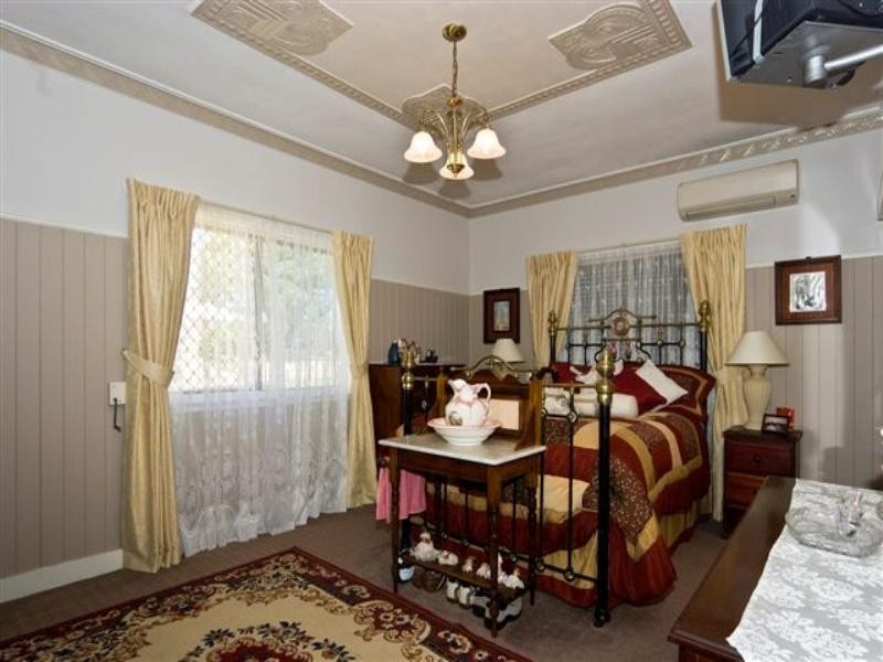 17 Edith Street, Newtown QLD 4350