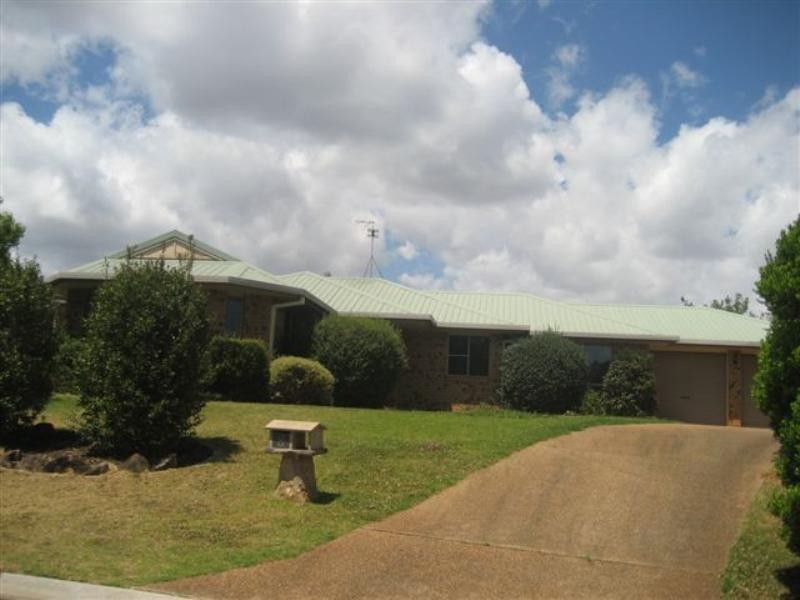 8 Hoad Court, Rangeville QLD 4350