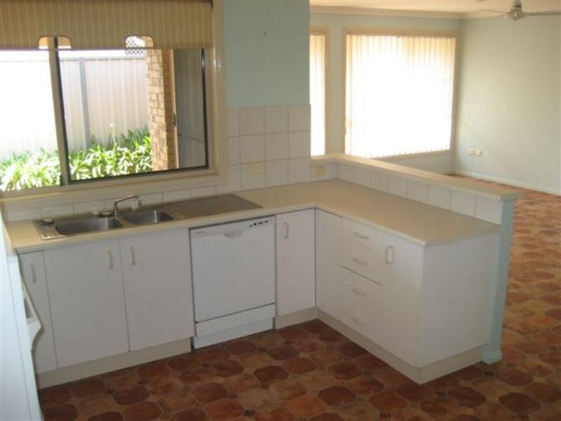 8 Hoad Court, Rangeville QLD 4350