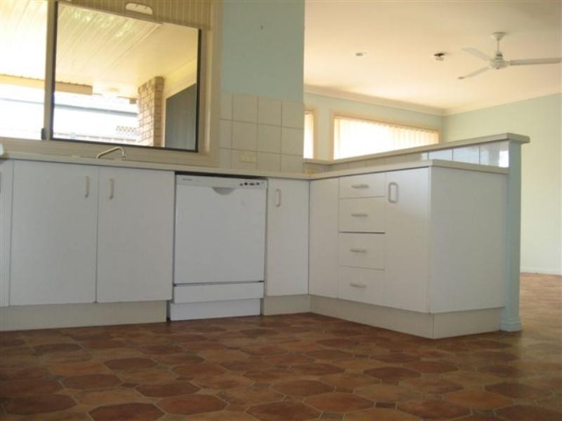 8 Hoad Court, Rangeville QLD 4350