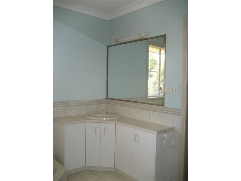 8 Hoad Court, Rangeville QLD 4350