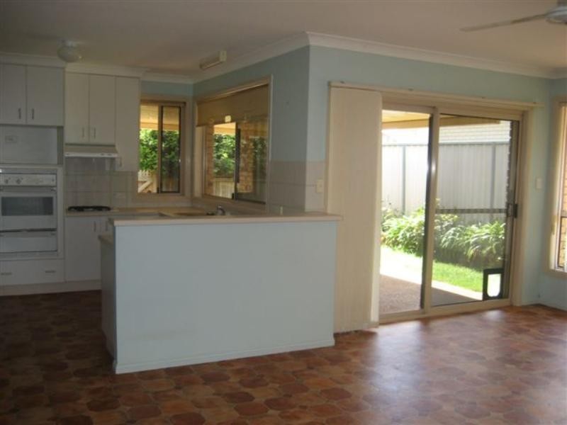 8 Hoad Court, Rangeville QLD 4350