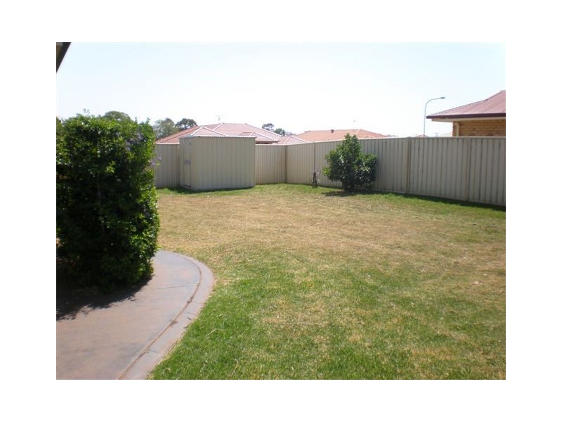 24 Wood Drive, Middle Ridge QLD 4350