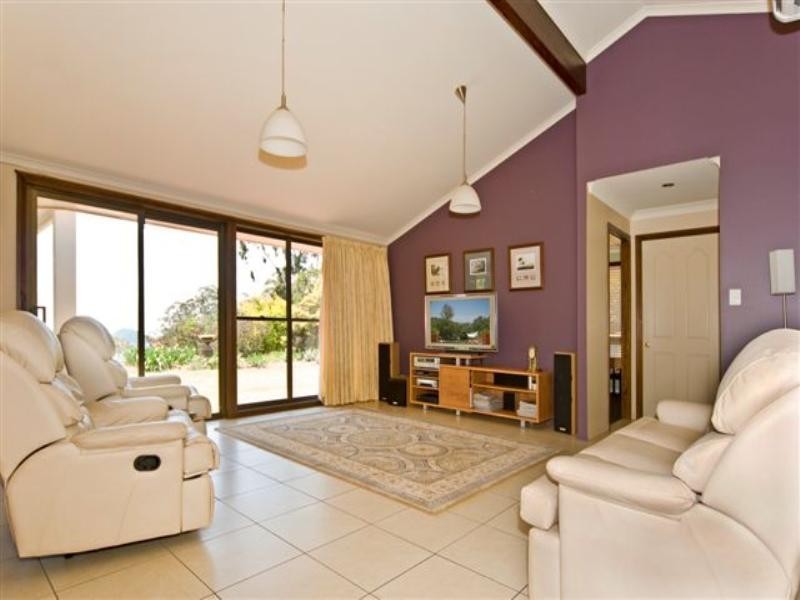 6 Spring Street, Middle Ridge QLD 4350