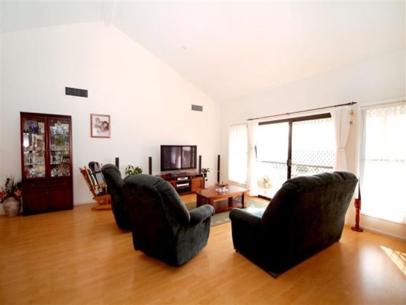 8 Ella Court, Cotswold Hills QLD 4350