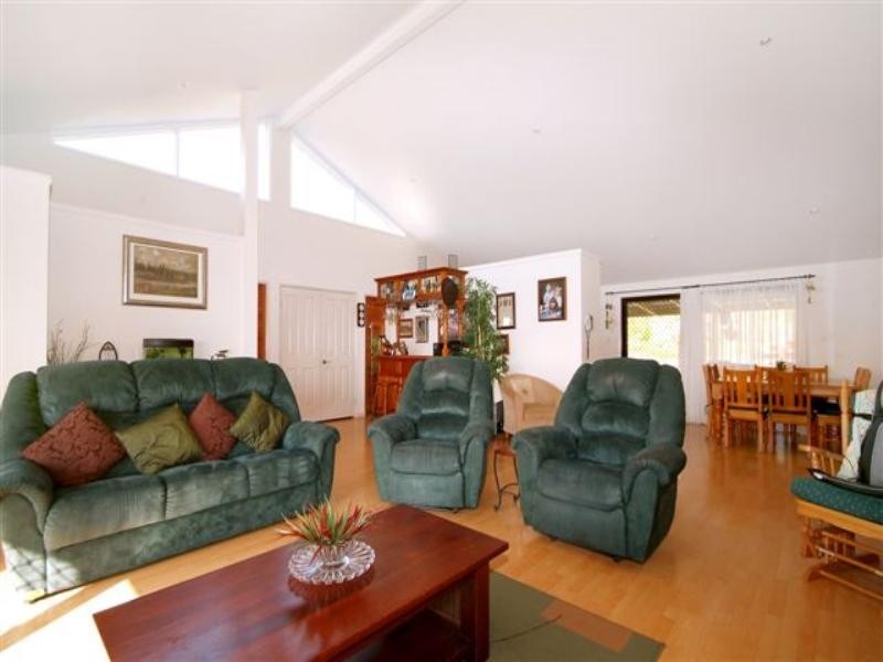 8 Ella Court, Cotswold Hills QLD 4350