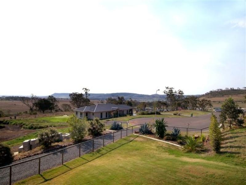 8 Ella Court, Cotswold Hills QLD 4350