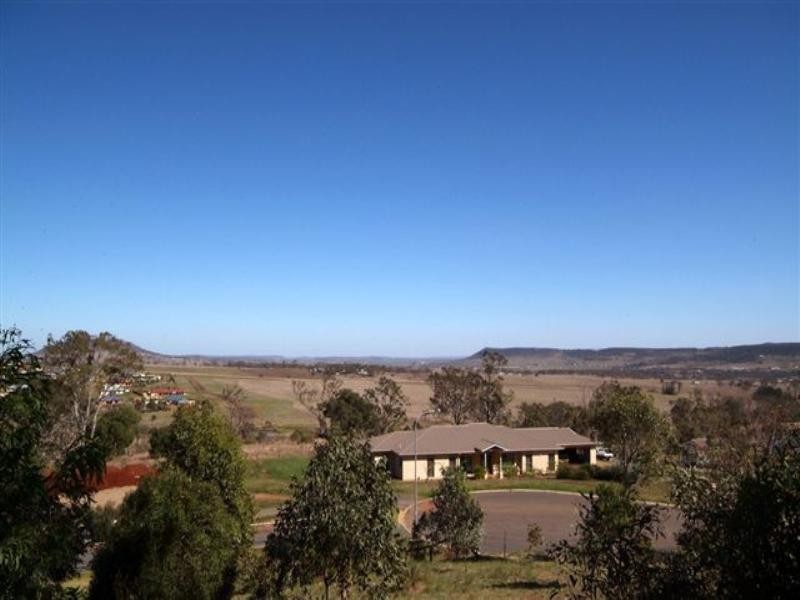 8 Ella Court, Cotswold Hills QLD 4350