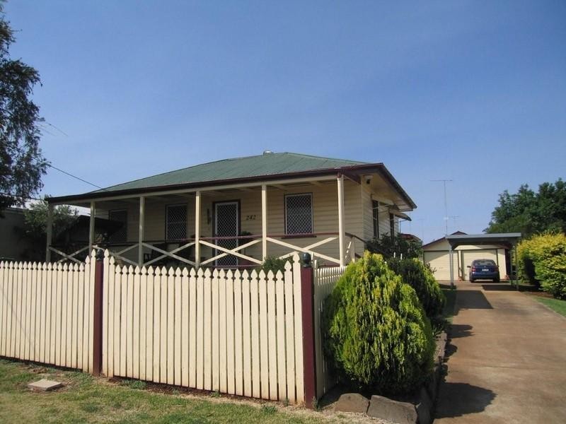 242 South Street, South Toowoomba QLD 4350