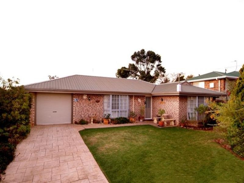 33 Redwood Street, Newtown QLD 4350