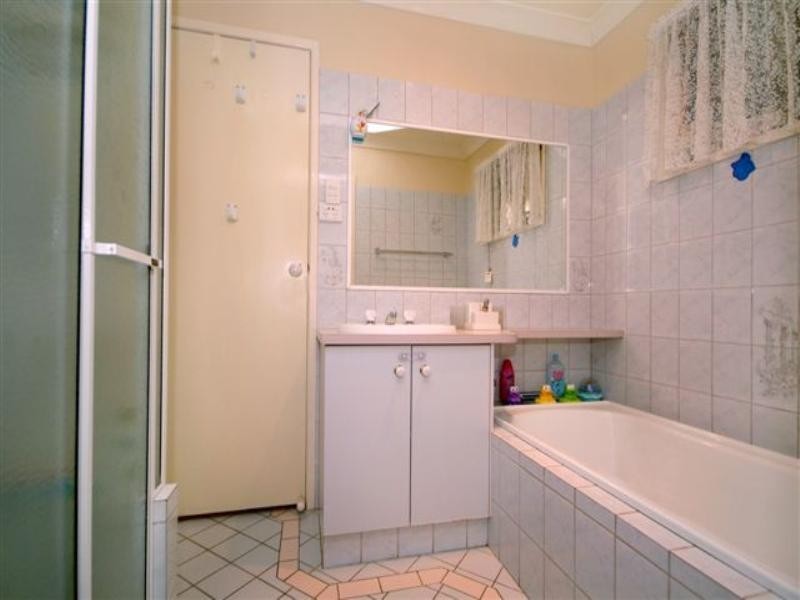 33 Redwood Street, Newtown QLD 4350