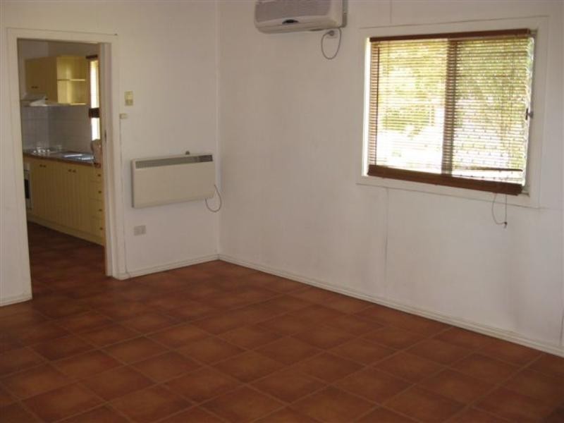 13 Swallow Court, Newtown QLD 4305