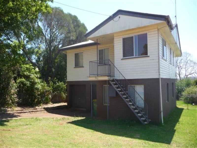 203 Alderley Street, Centenary Heights QLD 4350