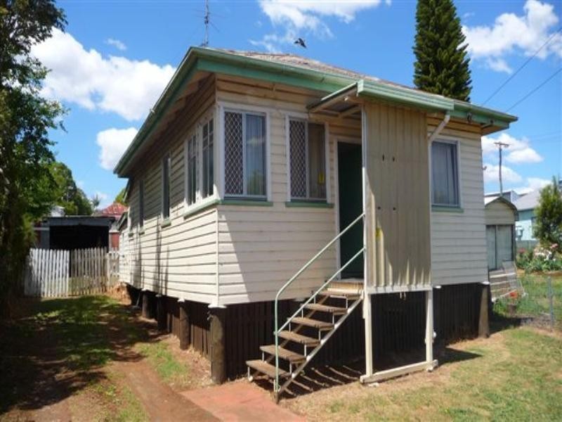 18 Aspect Street, North Toowoomba QLD 4350