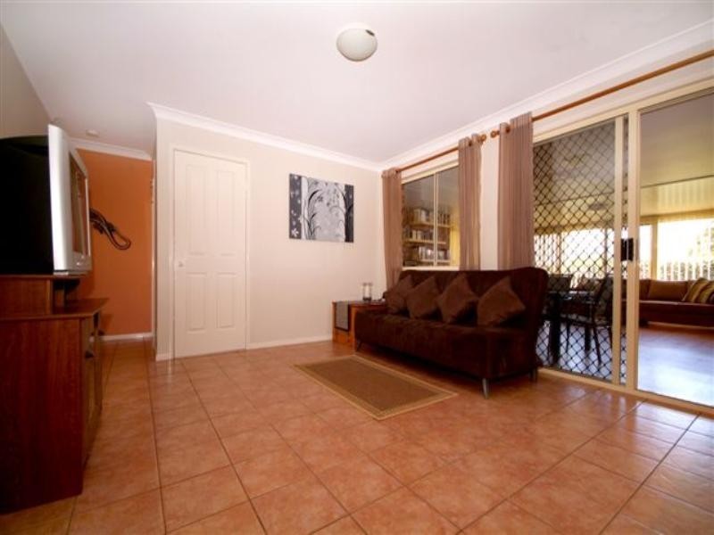 1 Jakirralee Court, Middle Ridge QLD 4350