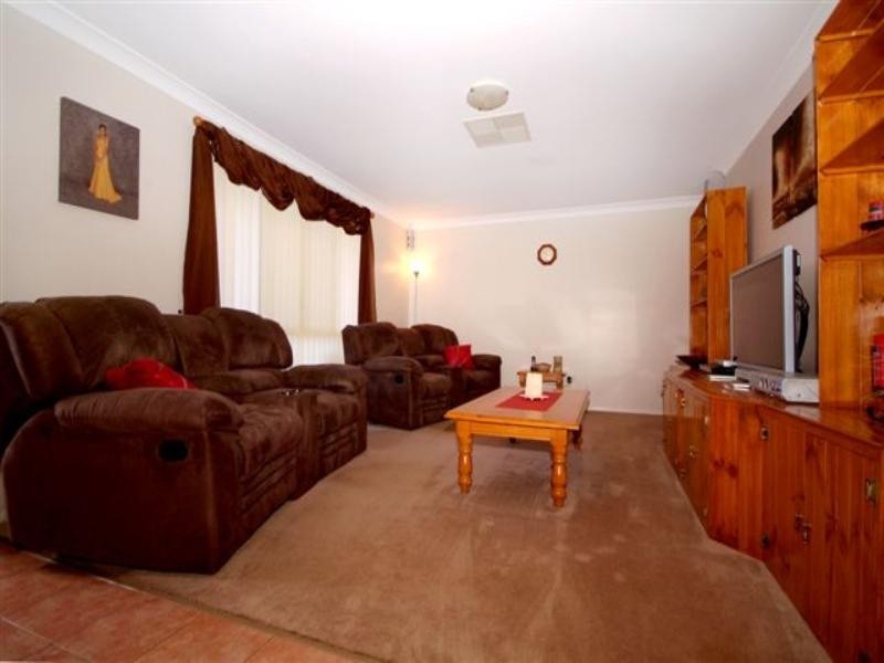 1 Jakirralee Court, Middle Ridge QLD 4350